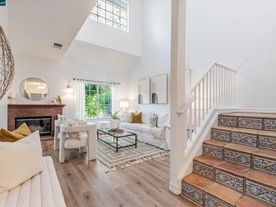 208 Country Meadows Ln