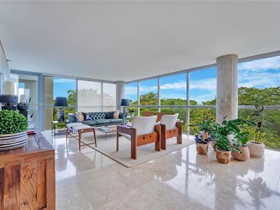 2025 Brickell Ave APT 706