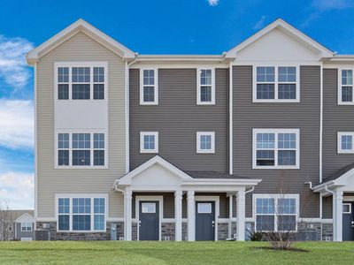 Property at 2748 Arrowhead Dr, Pingree Grove, IL