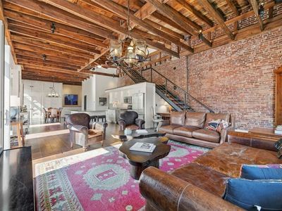 443 Walnut St