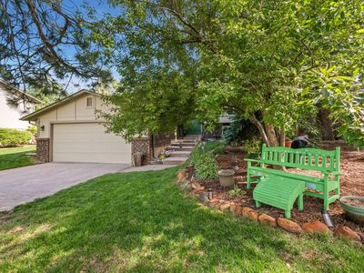 2637 Flintridge Pl