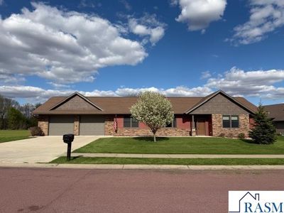 153 Creekside Dr