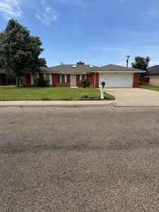 Property at 303 Bailey Ave, Dumas, TX