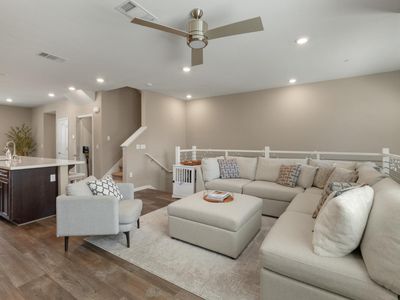 133 Llano De Los Robles Ave #3