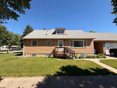 1902 8th Ave N