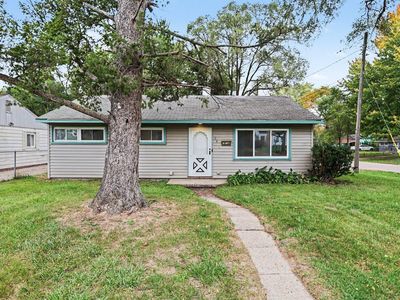 38 Coolidge Ave W