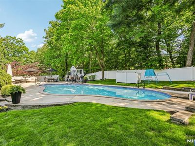Property at 79 Sheffield St, Oakland, NJ
