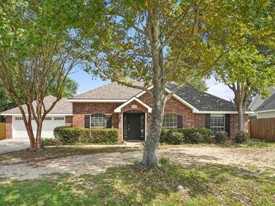 401 Greencrest Dr