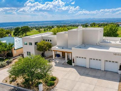 1029 Singing Hills Dr