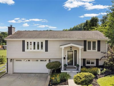 1351 Carnahan Rd