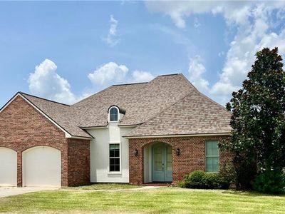 104 Parker Oak Dr