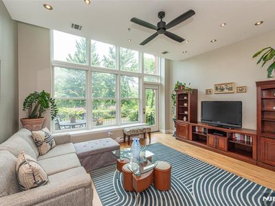 280 Main St APT 103
