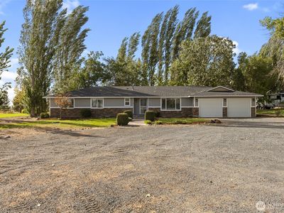 6856 Rd E NE