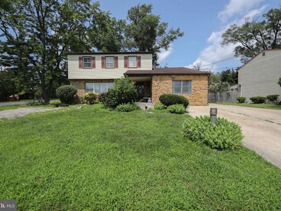 2 Clark Dr