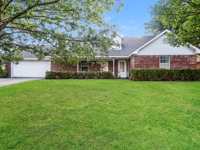 2127 N Village Dr