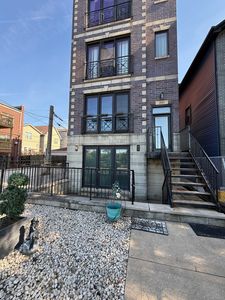 2513 W Congress Pkwy APT 1