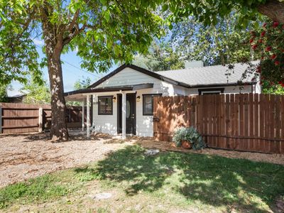 8228 Mariposa Ave