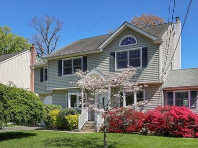 221 Ayliffe Ave