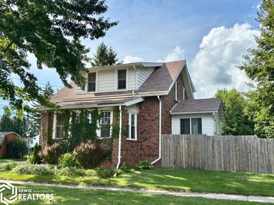 1105 E Broadway Ave
