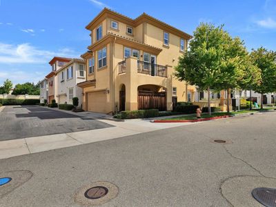 538 Selby Ln