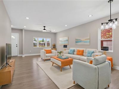 1326 W 26th St