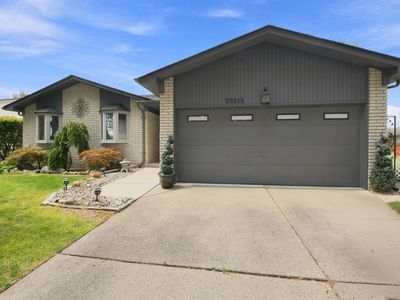 35319 Maureen Dr