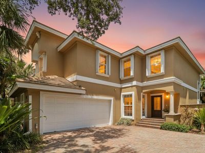 12 Grand Bay Circle