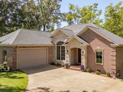 830 Bowen Dr