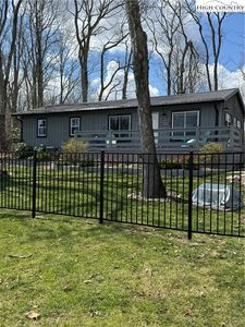 85 Crestwood Circle