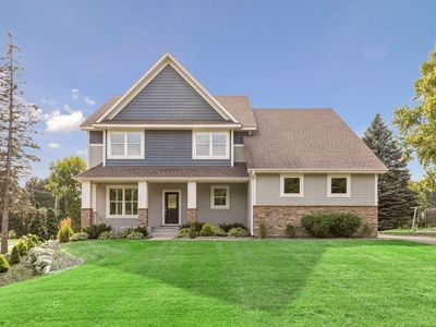 5 Deerwood Ln N