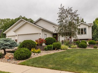 828 Brome Ave
