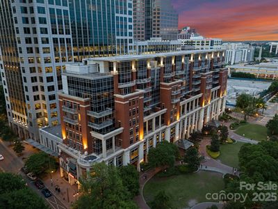 435 S Tryon St UNIT 601