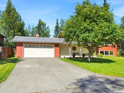 1909 N Salem Dr