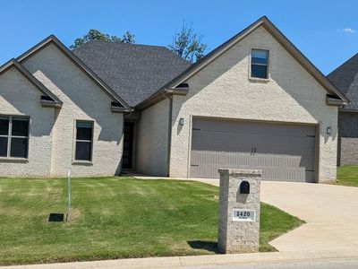 3420 Valencia Dr