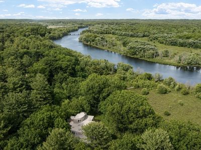 389 River Rd
