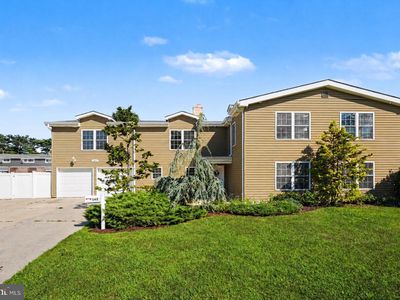 143 Forsythia Dr N