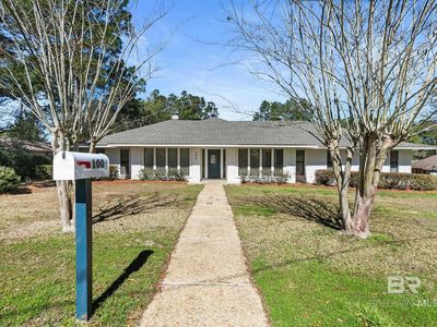 100 Dewitt Cir