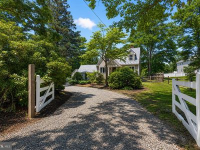 84 Lambertville Hopewell Rd