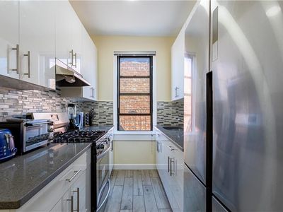 313 Brightwater Ct APT 6F