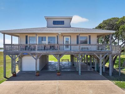 2521 Bay Vis