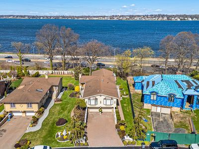 2451 Little Neck Blvd