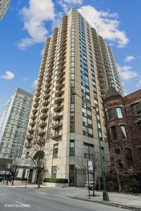70 W Huron St APT 2202