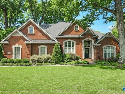 150 Greenlawn Dr