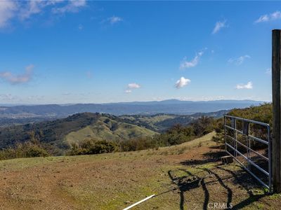 Property at 13730 Falcon Rd, Atascadero, CA