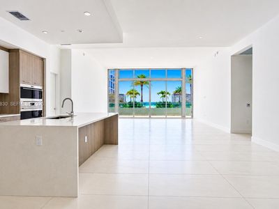 153 N Seabreeze Blvd #401