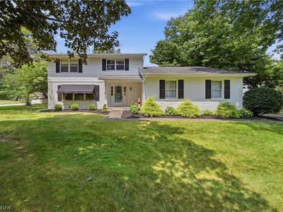 Property at 135 Seneca Trl SW, Hartville, OH