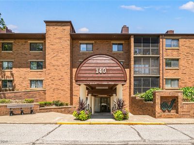 Property at 140 Fox Hollow Dr APT 206-C, Mayfield Heights, OH