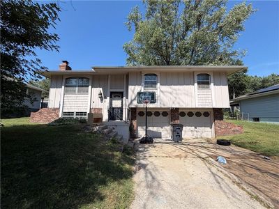 317 SW Sandstone Dr