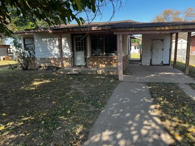 2105 N Tom Green Ave