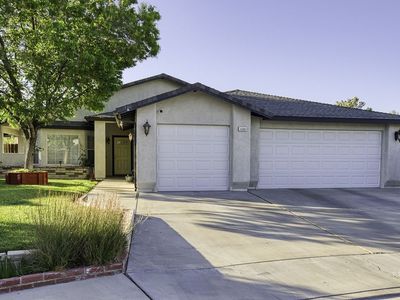 1228 W Robert Ave